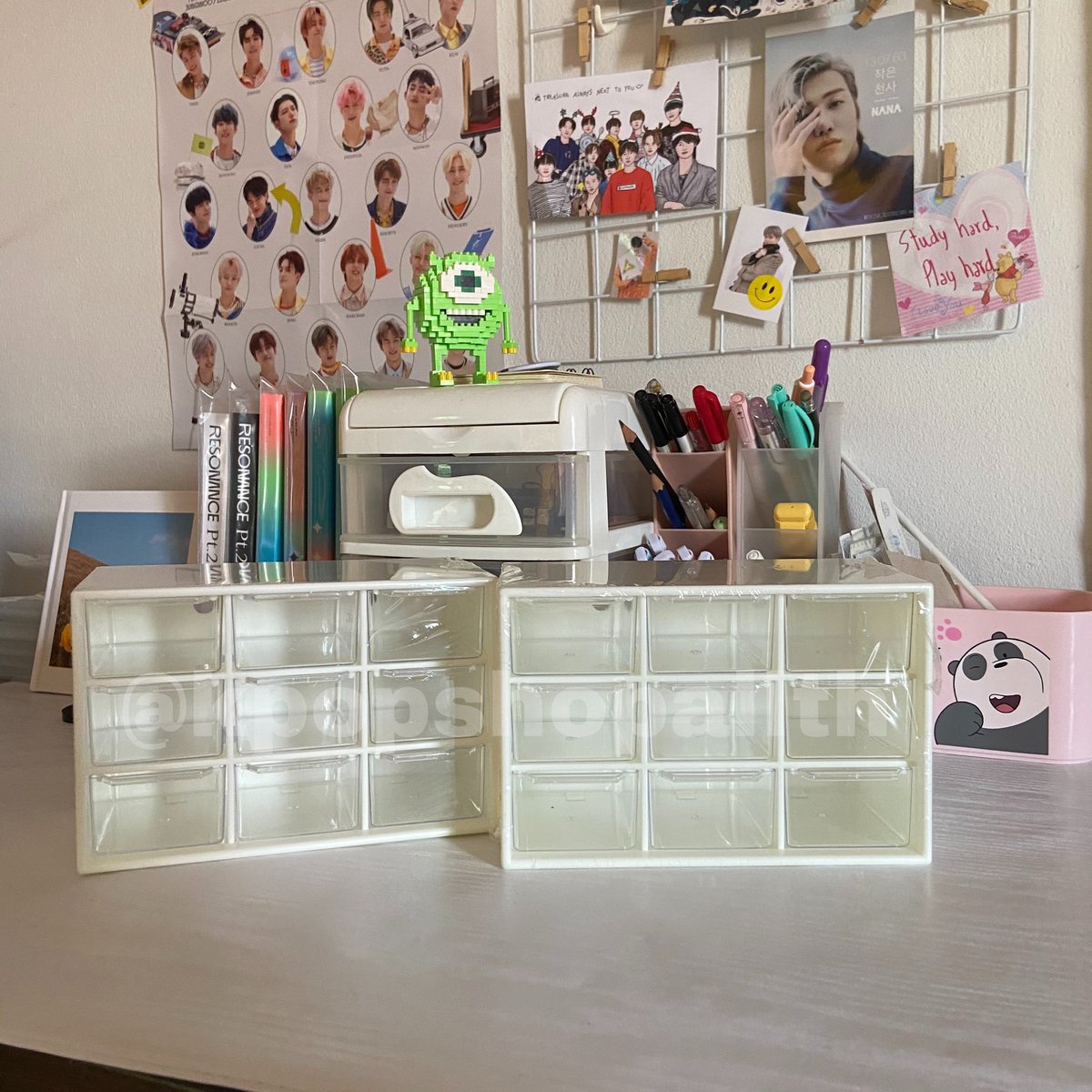 mispmtw_'s tweet photo. ‼️ลดเหลือ 99฿‼️
#พร้อมส่ง เหลือ 2 ชิ้น
กล่องใส่ของจัดระเบียบโต๊ะ 9 ช่อ���
ขนาด 17.8*9.8*11.7 cm.
🤍สีขาว
ค่าส่งลทบ/flash 40฿
ems 70฿
#เครื่องเขียน #เครื่องเขียนเกาหลี #ตลาดนัดเครื่องเขียน #กล่องใส่ของ #กล่องเก็บของ #กล่องใส่เทป #ทีมมน #ทีมมช #ทีมมศว #ทีมมมส https://t.co/yWCidYPL5q