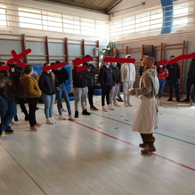orimiro78's tweet photo. CAT
Ahir...a aquestes hores sortiem cap a l'institut @inslesvinyes per una nova #activitateducativa que fou d'alló més profitosa.
ENG
Yesterday ... at this time we went out to the @inslesvinyes high school for a new #educationalactivity that was very profitable.
FONT: @didpatri https://t.co/rxpRHdBgpe