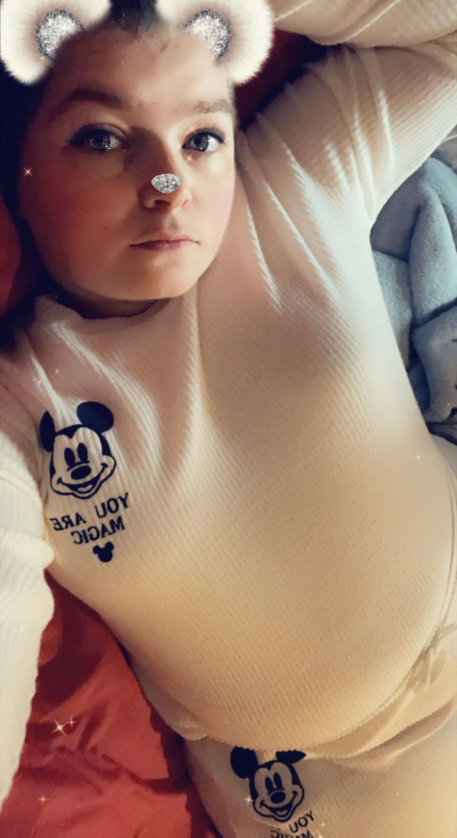 babybear2792's tweet photo. When your still exhausted 12hours after your 24hour stream ended! π₯± π΄ comfy Mickey Mouse pjs, and chilling in bed. #Disney #disneypjs #primark #sleepy #streamer #24hourstream #exhausted #sleepybear https://t.co/VU3bQ63ylV