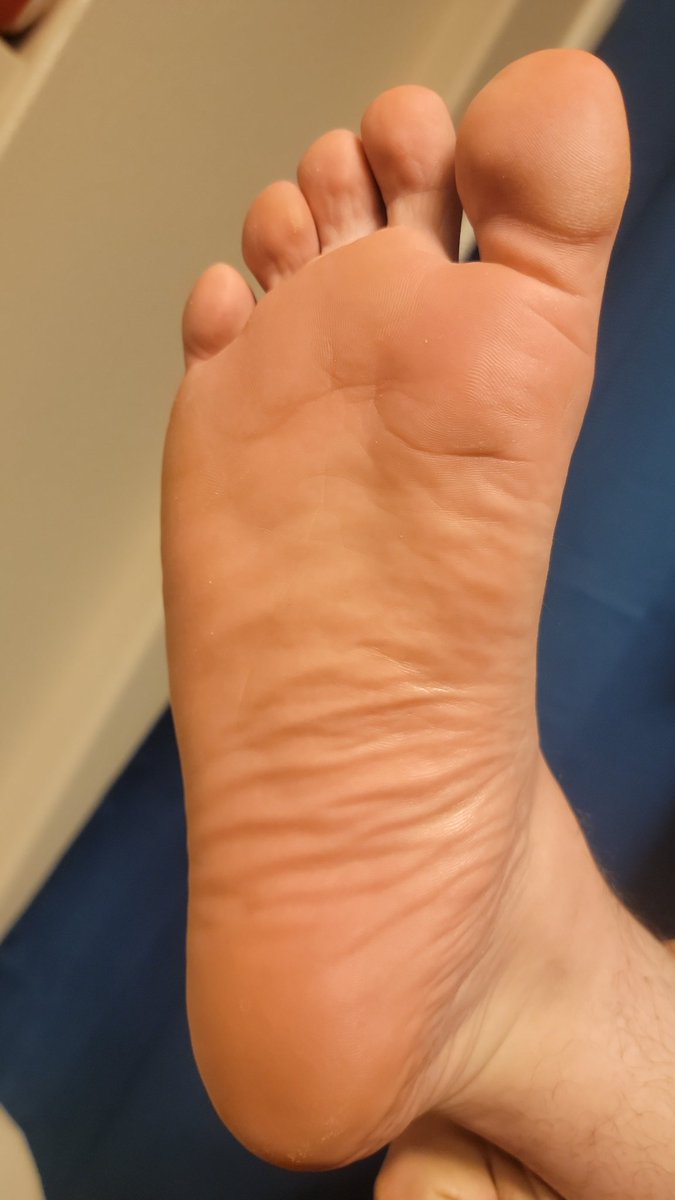 Size12Jared's tweet photo. Feet so sweaty after the gym 🥵

#Feet #malefeet #mensfeet #foot #sweatysoles #footworshi̇p #soles #toes https://t.co/o3QYq3mwcR