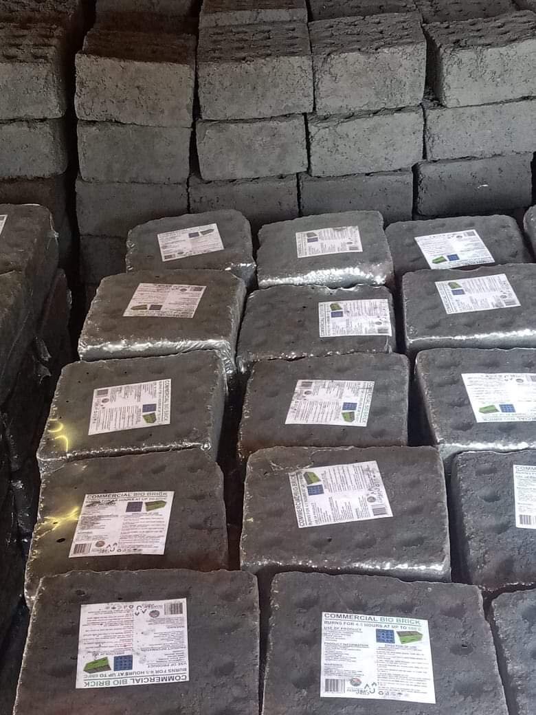 Virally_Social's tweet photo. Keep your Chicks / Chickens / Pigs/ Goats/ sheeps/ House warm with our bio bricks u can even Braai on them.
BURNS FOR 5 HRS 🔥🔥
Web: https://t.co/KmDCoGbysD
158 Ruimte Rd, Wierdapark, Centurion, 0157 we deliver nationwide. 📞 - 063 626 7786
#BioBrick
#VirallyHelped https://t.co/kChOfkAcIX
