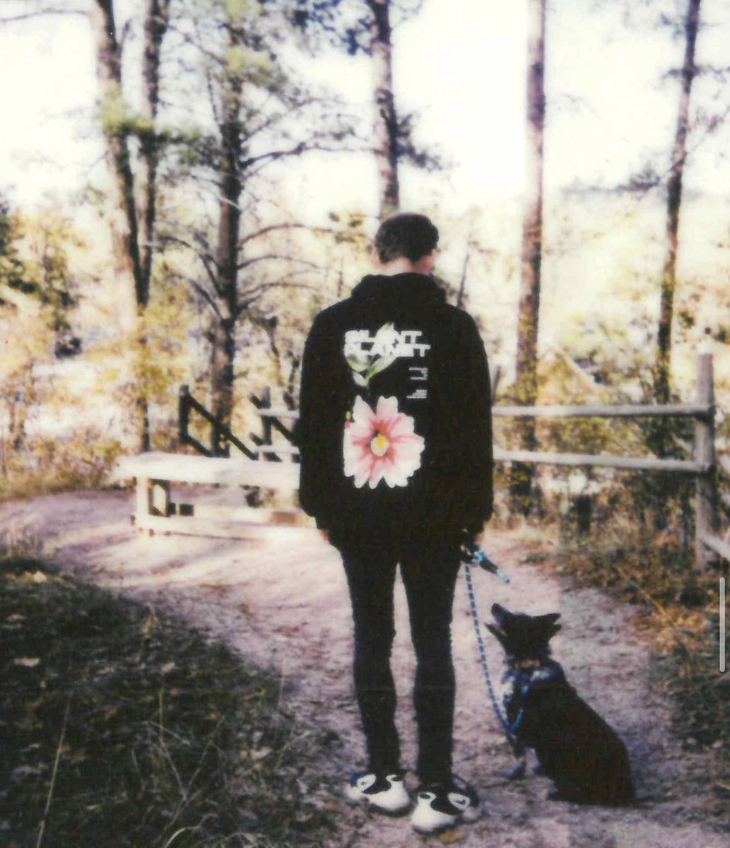flowerveyes's tweet photo. I'm on your side for the rest of your life. You'll never be alone, don't you worry, my child. 💜 https://t.co/SMXZY6idiY