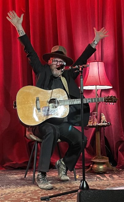 So awesome to see <a href="/RealKiefer/">Kiefer Sutherland</a> again! He gave 2 amazing shows in LA! Had a fantastic time! Thank you Kiefer!