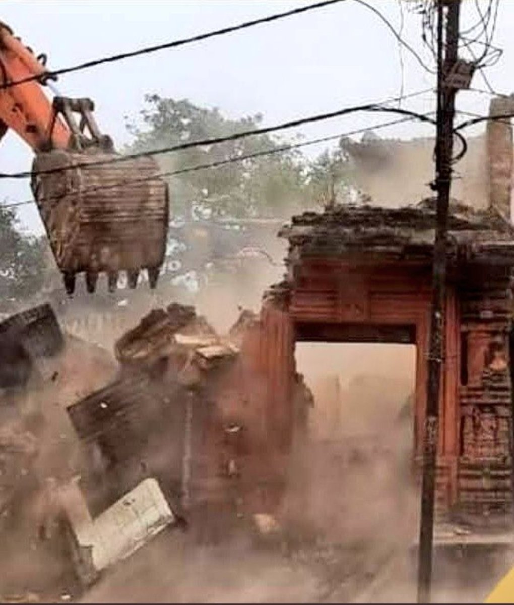 Asim_r_khuntia's tweet photo. Please do not destroy our thousands of years of monasteries and temples in the name of development in puri.
@CMO_Odisha @PMOIndia @ASIGoI
#SaveJagannathTemple https://t.co/9zCcNAWHyW