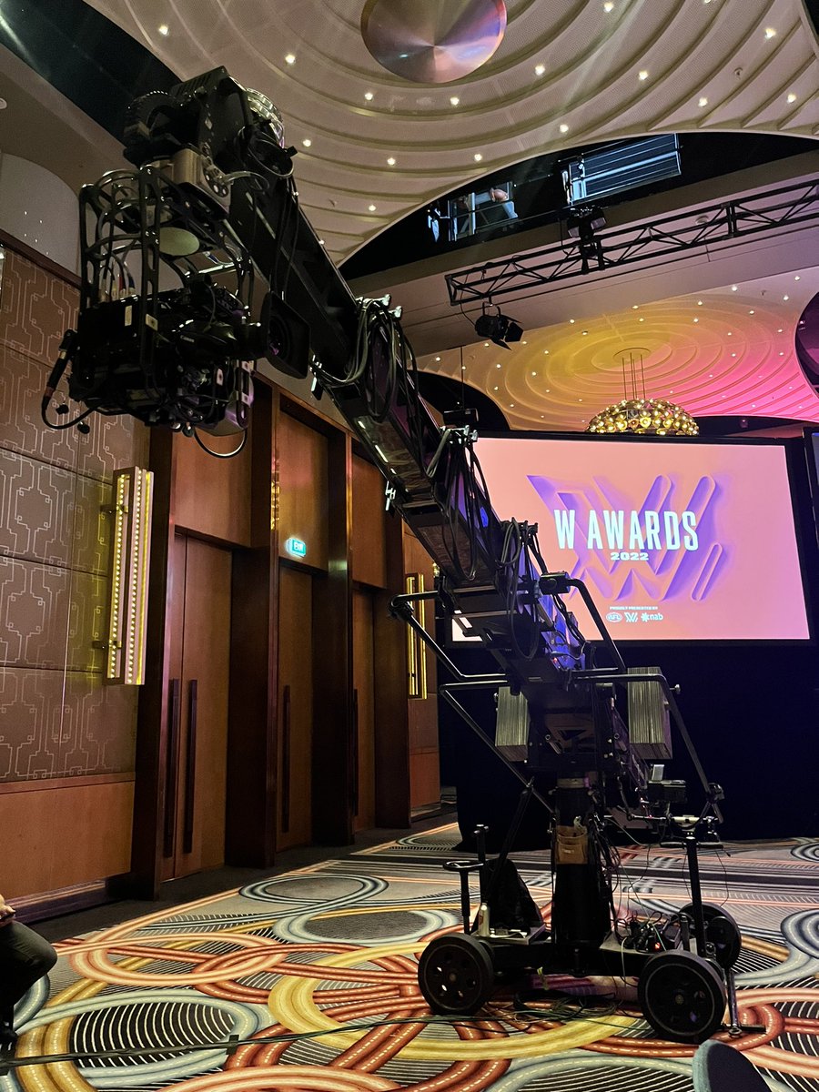 FlyCamAustralia's tweet photo. W-Awards night for the AFL-W &amp; Fox Sports with our MovieBird TechnoCrane 30ft
-
Event: @aflwomens @AFL 
Broadcast: @FOXSportsAUS @FOXFOOTY 
OB: @NEPBroadcasting 
Location: @crownmelbourne 
Crane: @moviebird https://t.co/rHuCXEa3uI