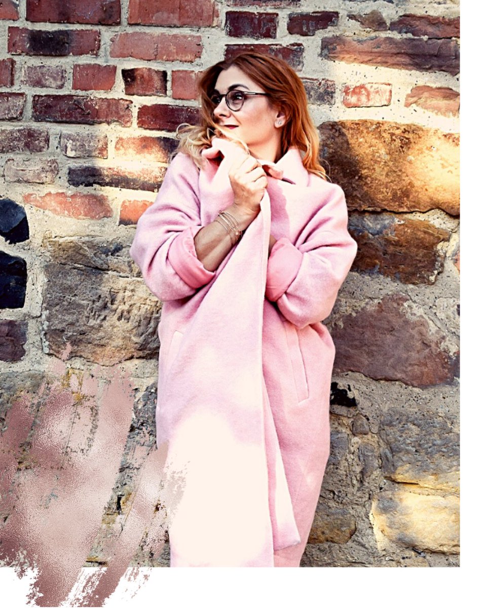 DieEdelfabrik's tweet photo. 💗𝗣𝗶𝗻𝗸 𝘀𝘁𝗶𝗻𝗸𝘀? 💗Ja okay, dieses Stereotypdenken ist nun wirklich total überholt, oder? Aber hey, ich mag Rosa, sehr sogar und schließlich heißt Rosa nicht immer gleich auch Barbie! 𝗕𝗲𝗸𝗲𝗻𝗻𝘁 𝗜𝗵𝗿 𝗘𝘂𝗰𝗵 𝗮𝘂𝗰𝗵 𝘇𝘂 💗 𝗥𝗼𝘀𝗮 𝗼𝗱𝗲𝗿 𝗳𝗶𝗻𝗱𝗲𝘁 𝗜𝗵𝗿 𝗱 https://t.co/XH2TgTkfY9
