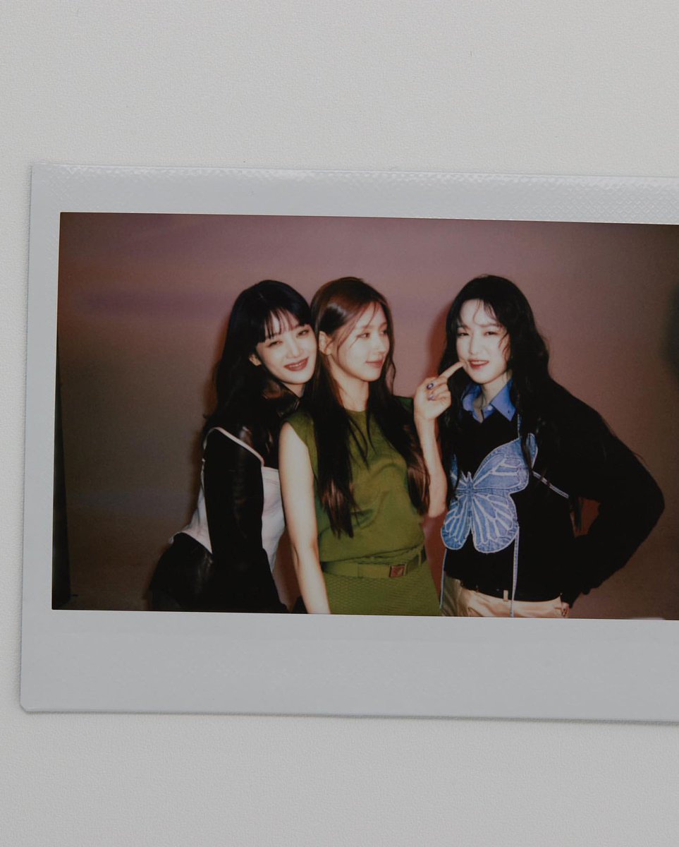 _Minnie__Mickey's tweet photo. 메이크업 실장님 인스타에 #민니 💜 https://t.co/zhii7QfYKG