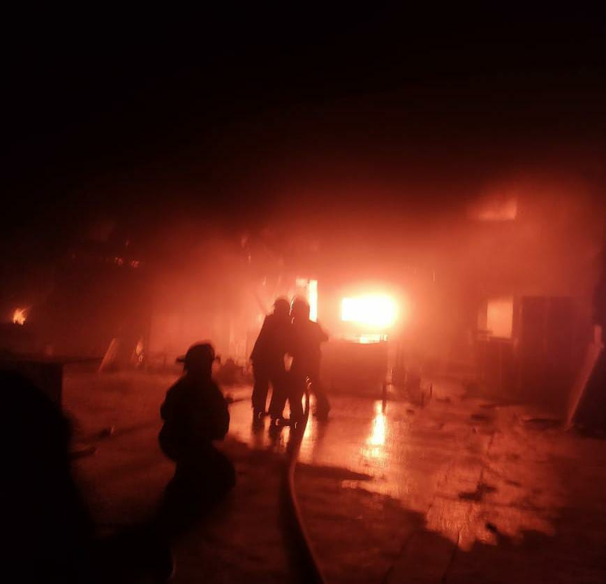 BookerCDMX's tweet photo. 🚫Incendio🚫
Alcaldia Azcapotzalco Col Sta Bárbara personal de @Bomberos_CDMX se encuentran laborando Real de San Martin y 2da Cda. Ya con el apoyo de otras estaciones https://t.co/DGLrUDvsxa