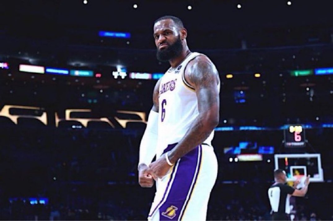 JWepp's tweet photo. holding LeBron at 37 to the same standard as LeBron at 27 is exactly how I know he's the greatest of all time. https://t.co/b8vxMbyXtN