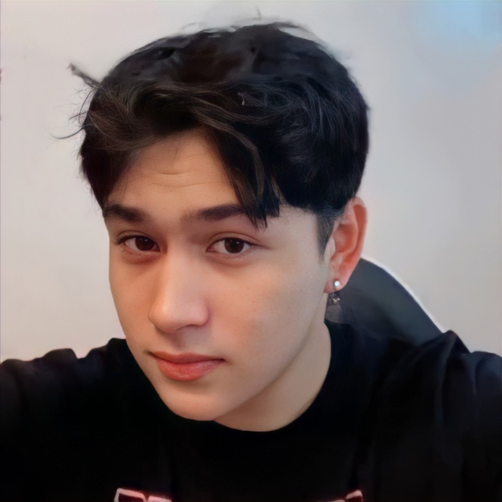 enjoy your day best boy.

HAPPY18THBDAY TANRONCAL