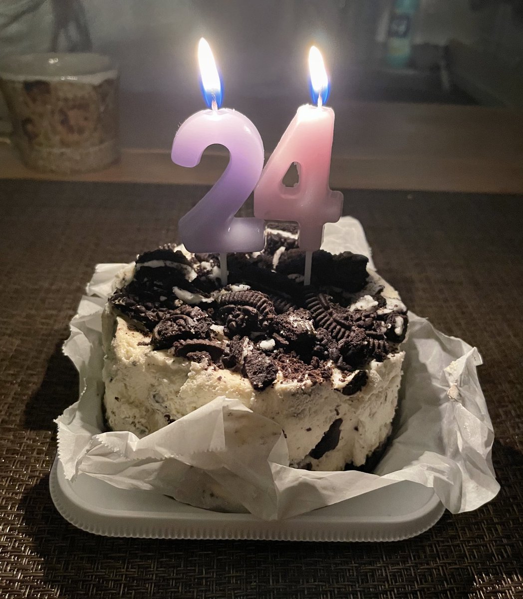 2MiiiM2's tweet photo. オレオ好きの彼へ https://t.co/tLrr4KmaeM