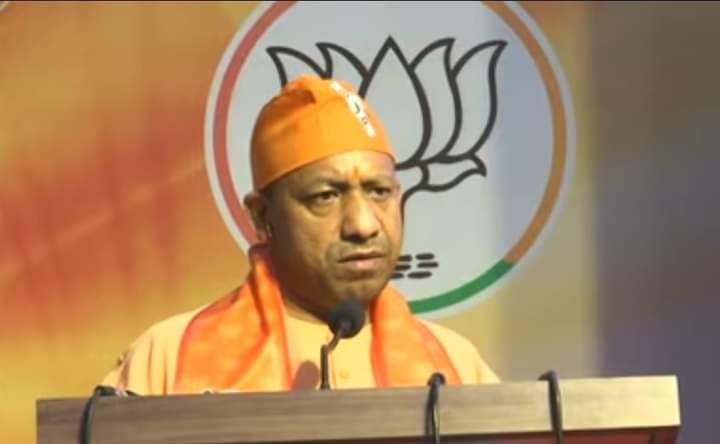 arunsinghbjp99's tweet photo. लखनऊ प्रदेश भाजपा कार्यालय में पार्टी के स्थापना दिवस कार्यक्रम में शामिल होते उत्तर प्रदेश के मुख्यमंत्री योगी आदित्यनाथ जी महाराज। https://t.co/TdY1VYJqKO