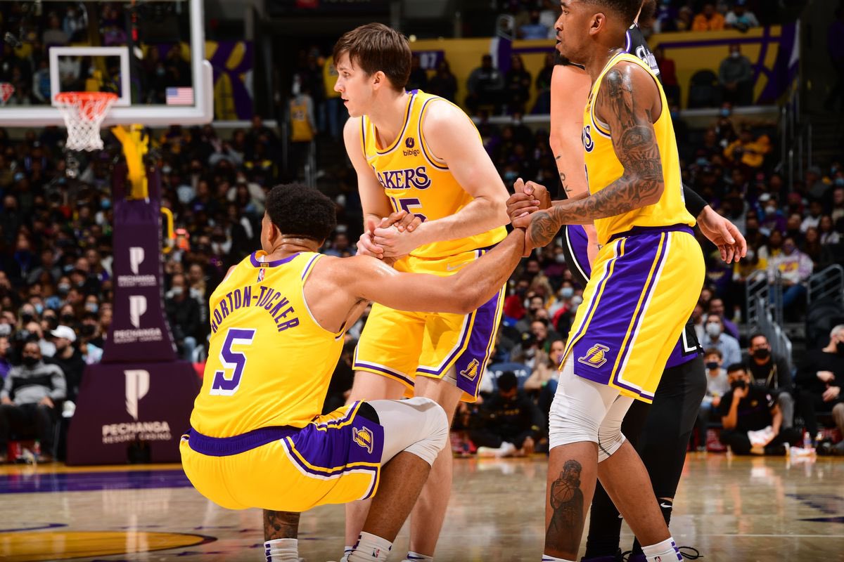 LakersLead's tweet photo. Which Lakers do you want back next season? https://t.co/x0g912tPoZ
