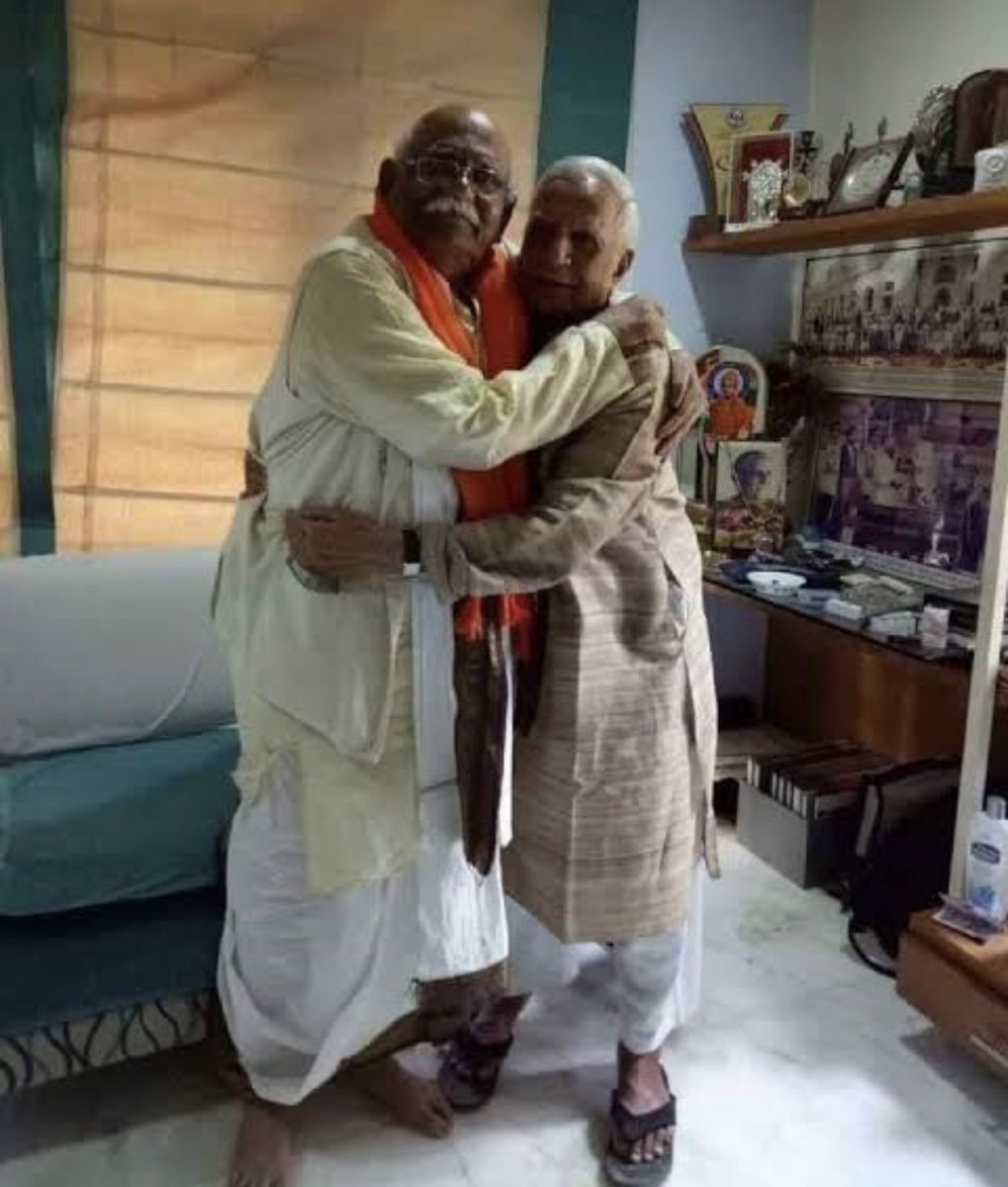 oratorgreat's tweet photo. In four images, 42 years of @BJP4India history #BJP #BJPFoundationDay2022 #SthapanaDivas #1984 #TwoMPs #RathYatra #RamMandir #VajpayeeAdvani #ModiShah https://t.co/CYQ0GYIVaD