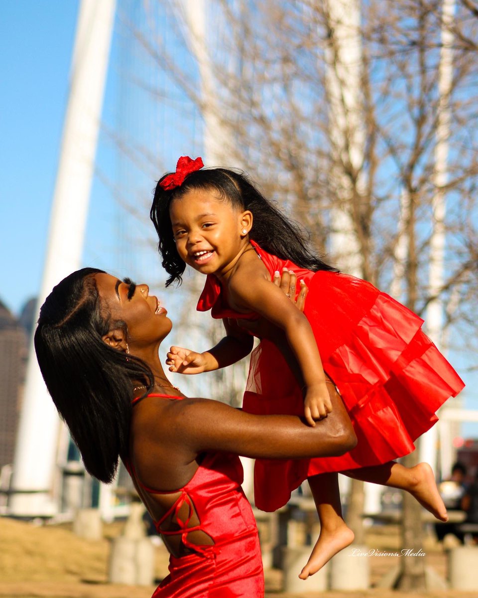 LiveVisionMedia's tweet photo. Mommy &amp; Me Photoshoot ‼️📸 these are some of my favorites https://t.co/zWzYBQMmtH