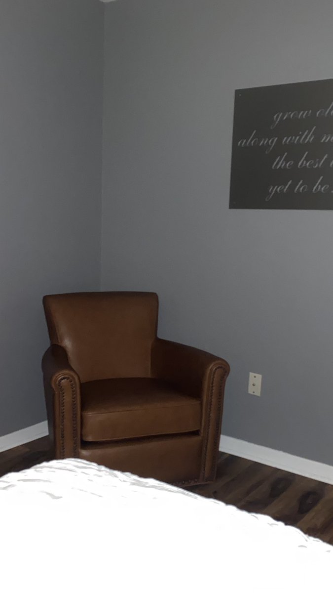 JanetFreeman89's tweet photo. My new @PotteryBarn furniture arrived! Thanks Brandon for the great delivery experience. Love my newly updated space. https://t.co/O08NkTsFno