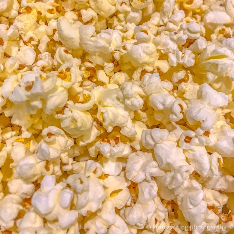 One-word movie reviews: Updated with my take on the 10 Oscar-nominated films for best picture. Do you agree with my ratings? 

kmfiswriting.com/movie-reviews-…

#movie #movies #MovieReviews #movierecommendations