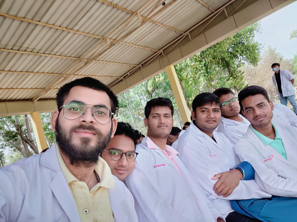 अब अपमान नहीं सहेंगे,
यह संकल्प हमारा है।
ज़ोर ज़ुल्म की ताकत से,
संघर्ष हमारा नारा है।।
Strike@Day 5
#Increase_UP_vets_stipend
#Duvasu_Vet_Stipend 
<a href="/myogiadityanath/">Yogi Adityanath</a> <a href="/GirishPandy/">Girish Kumar Pandey</a>  <a href="/SURYA_NBT/">surya p shukla</a>  <a href="/shalabhmani/">Dr. Shalabh Mani Tripathi</a>  <a href="/Aamitabh2/">Amitabh Agnihotri</a> <a href="/brajeshpathakup/">Brajesh Pathak</a> <a href="/presidentVCI/">Dr. Umesh C Sharma</a> <a href="/ptshrikant/">Shrikant Sharma</a> <a href="/dharampalbjpmla/">Dharampal Singh</a>