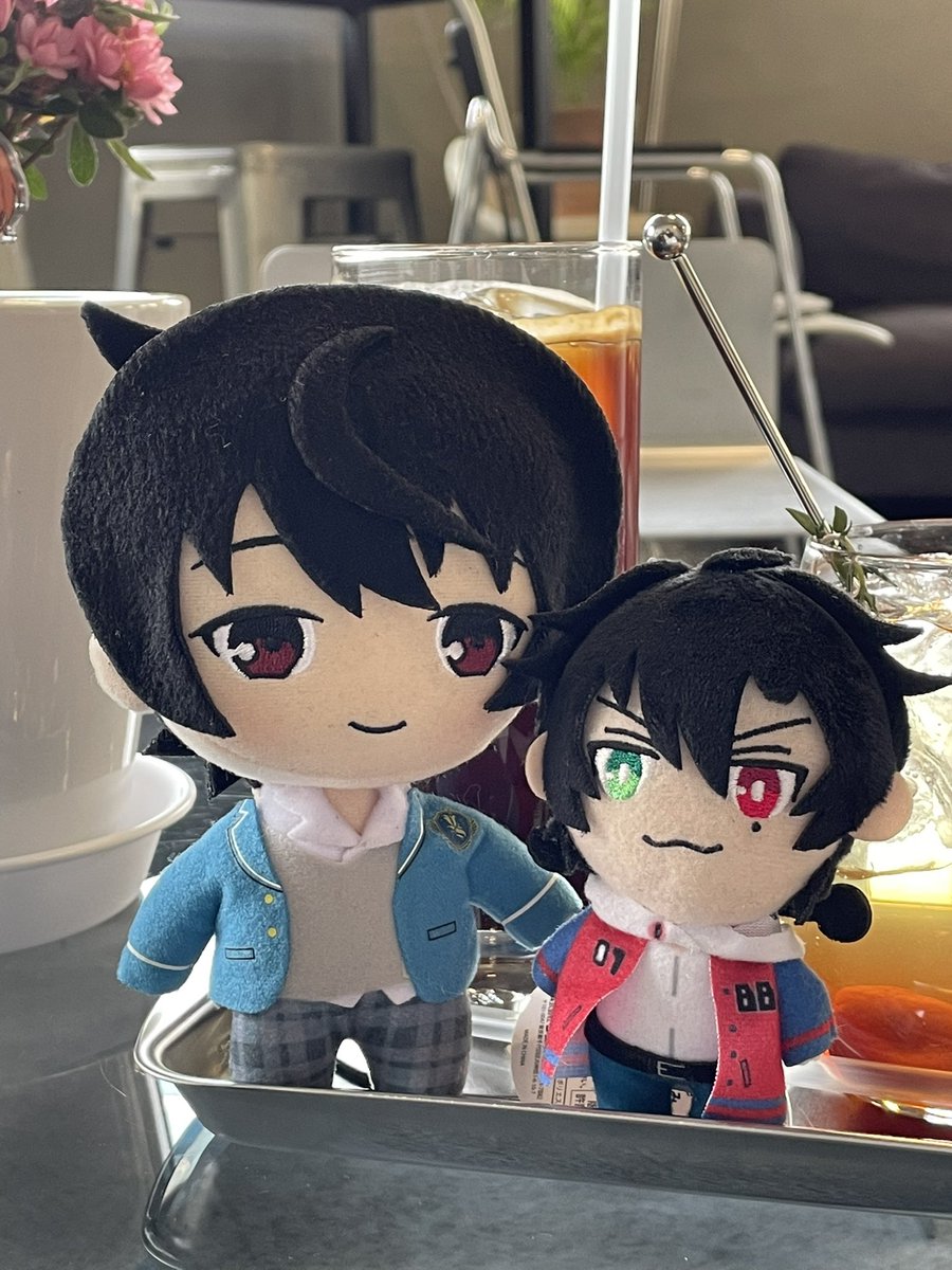 nomoregacha_'s tweet photo. 옆동네 형아랑 만남
같은 흑발끼리 사이좋게 지내세요 https://t.co/ILHOqh3i1C