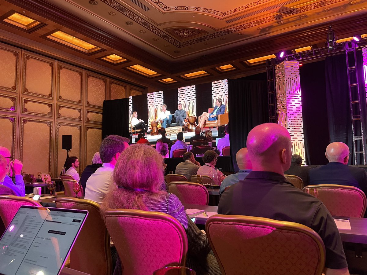 mrcollinsfinanz's tweet photo. Great @RealVision first day at the #macroexperience - an event that makes you realise how close you are to the pulse of what’s happening in the (dare I say it) macro! In life we discuss degrees of separation… Here, I’d say we’re only one stage away! Thanks guys, roll on day 2!! https://t.co/Y5h0VkYAFS