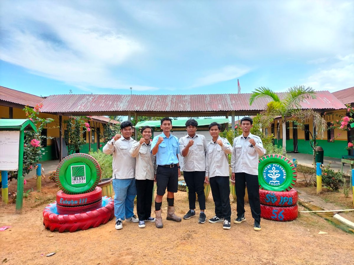ianasuu's tweet photo. Thankyou keluarga Kalimantan ku https://t.co/nFYbjkrFsl