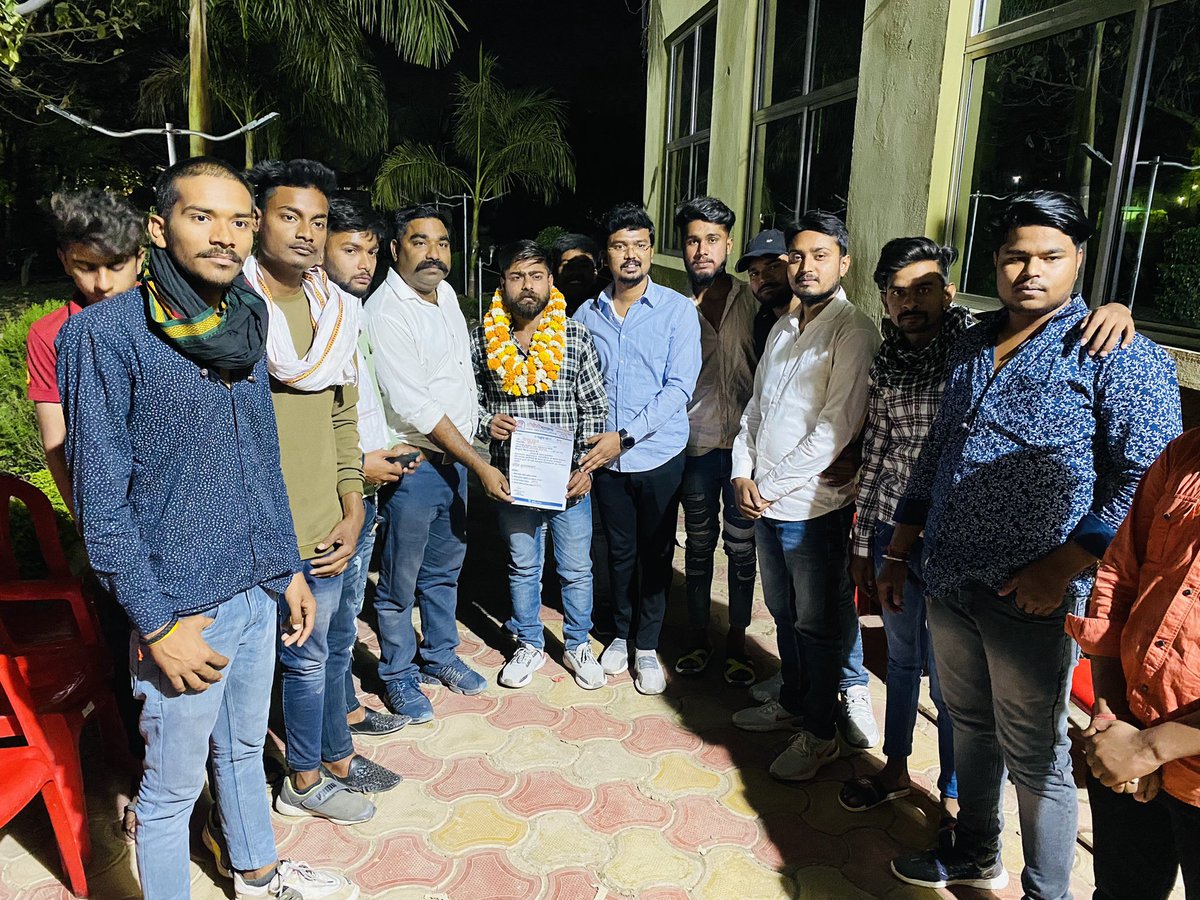 samratankit485's tweet photo. भाई विजय यादव को ओबीसी महासभा सतना का छात्र मोर्चा अ���्यक्ष नियुक्त होने पर हार्दिक बधाई एवं शुभकामनाएँ…@AdDharmendra_ @OBCHemantSahu @obcricha @OBCARMYCHIEF https://t.co/JmZLhYUHAU
