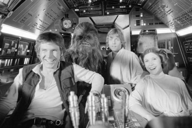 Harrison Ford, Peter Mayhew ,Mark Hamil and Carrie Fisher filming Star Wars (1977) https://t.co/WGv6WIeBEk