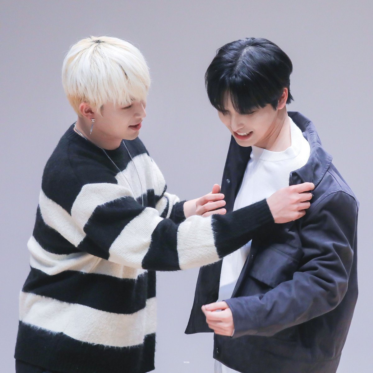 maeisfree's tweet photo. 친한 모습 보여주면 인기 없어져요? https://t.co/HsaJglOa9i