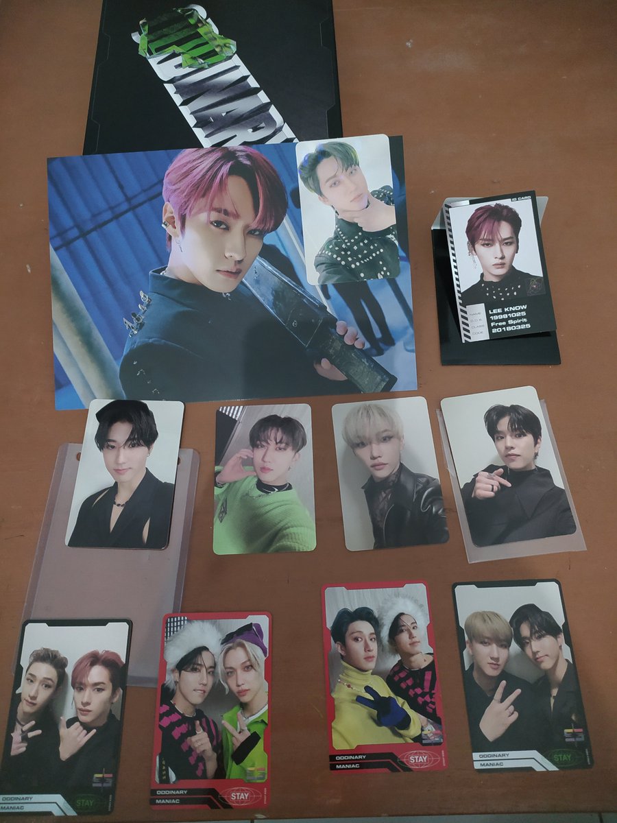 Desti_ny54's tweet photo. #0325testi
Hi kak,thank u for this album!!! 😭😭❣️❣️❣️
I'm sorry if i reviewed now, because this album has arrived since 2 days ago :')
Kece banget, dapat SWKR Changbin dan PCnya yawla kece semua 🥰🥰🥰

Thank u very much kak @ondehuda_stuff 😆😆 https://t.co/WjiX9Ybm94