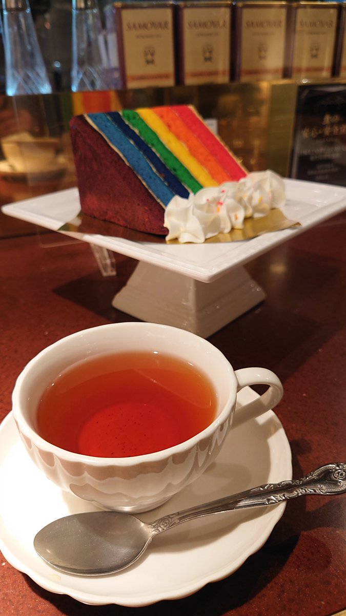 cylindersama's tweet photo. 今日は数量限定の #赤レンガティー と
期間限定の #レインボーケーキ を飲みに
#サモアール へ
そしてあると飲みたくなる #RussianTea も😍
今回は #マーマレード !
甘く優しい気持ちになりました
#カフェ巡り #喫茶 #紅茶 #cafe #ケーキ #tea #カフェ巡り好きな人と繋がりたい #赤レンガ #紅茶 https://t.co/cCEKRNRQcL