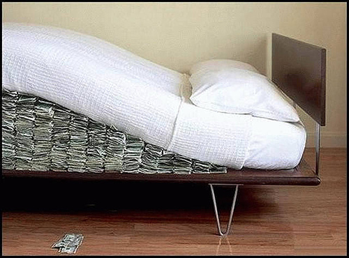 Ted_Waller's tweet photo. @AnchovyofWS Mi pequeña aportación de hoy... que el colchón esté equilibrado, sino se duerme fatal y aunque puedes cumplir con eso de dormir tranquilo, te levantas de mala uva... #TipsFinanzas https://t.co/VOlm0FfLfY