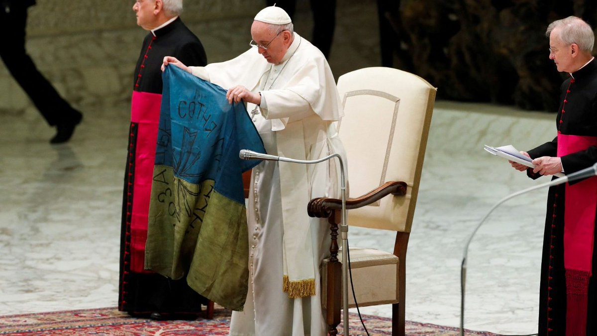 KyivIndependent's tweet photo. ⚡️Pope Francis condemns massacre of Bucha, calls UN impotent.

At his audience, the Pope called the cruelties against civilians in Ukraine horrendous. He added that the world is witnessing "the impotence of the International Organizations of the United Nation.”

📷 Vatican News. https://t.co/6Gzn54LPrK