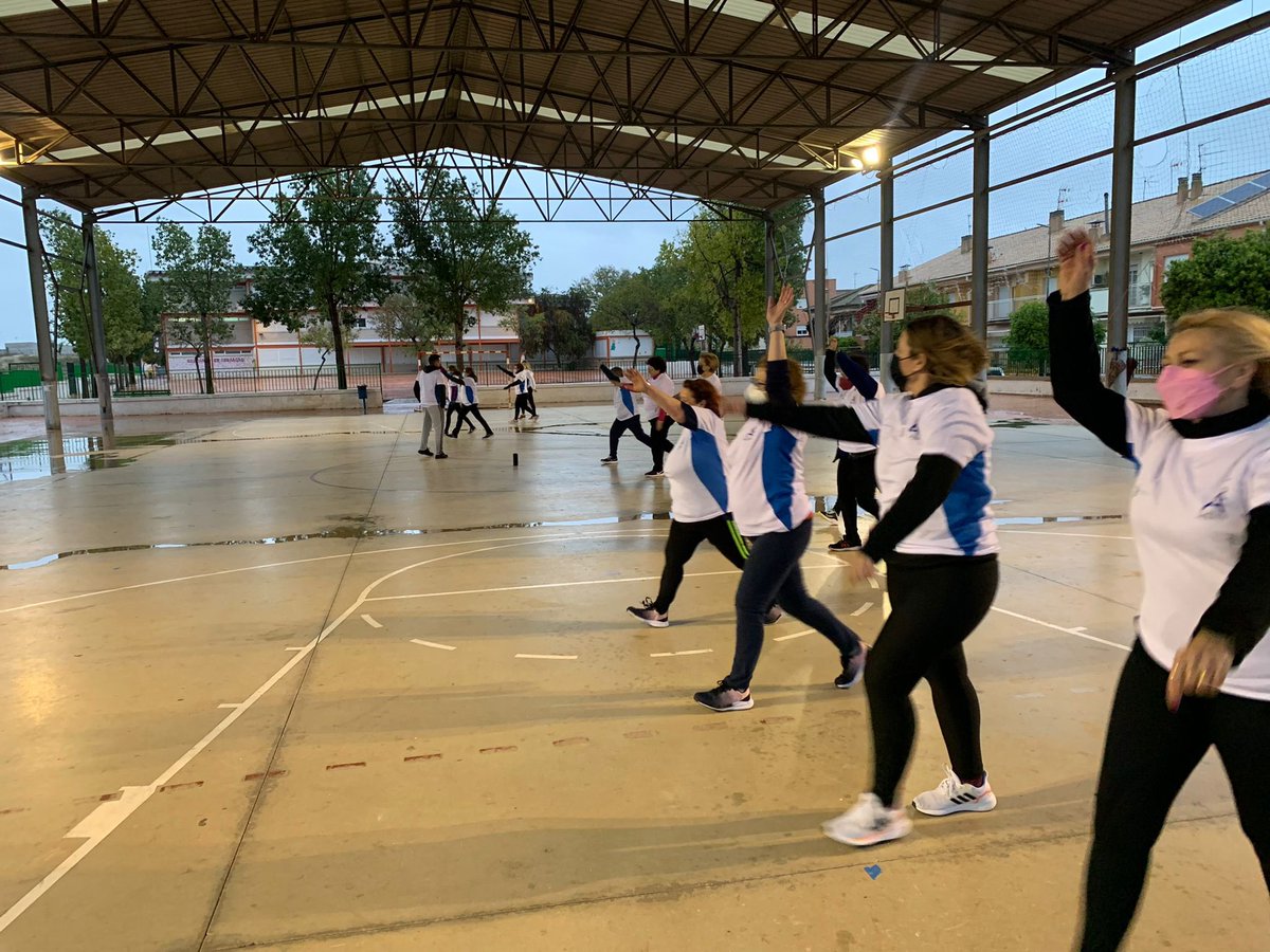 FFIS_CARM's tweet photo. 🙌🏻👟#DíaInternacionalDelDeporte
🏃♂️ #ProgramaActiva El ejercicio físico, tu mejor medicina 💚
@Ayto_Ceuti
@Area6VegaMedia @IMIB_RMurcia
@Murciasalud
@regiondemurcia https://t.co/ISZqr1vf7G