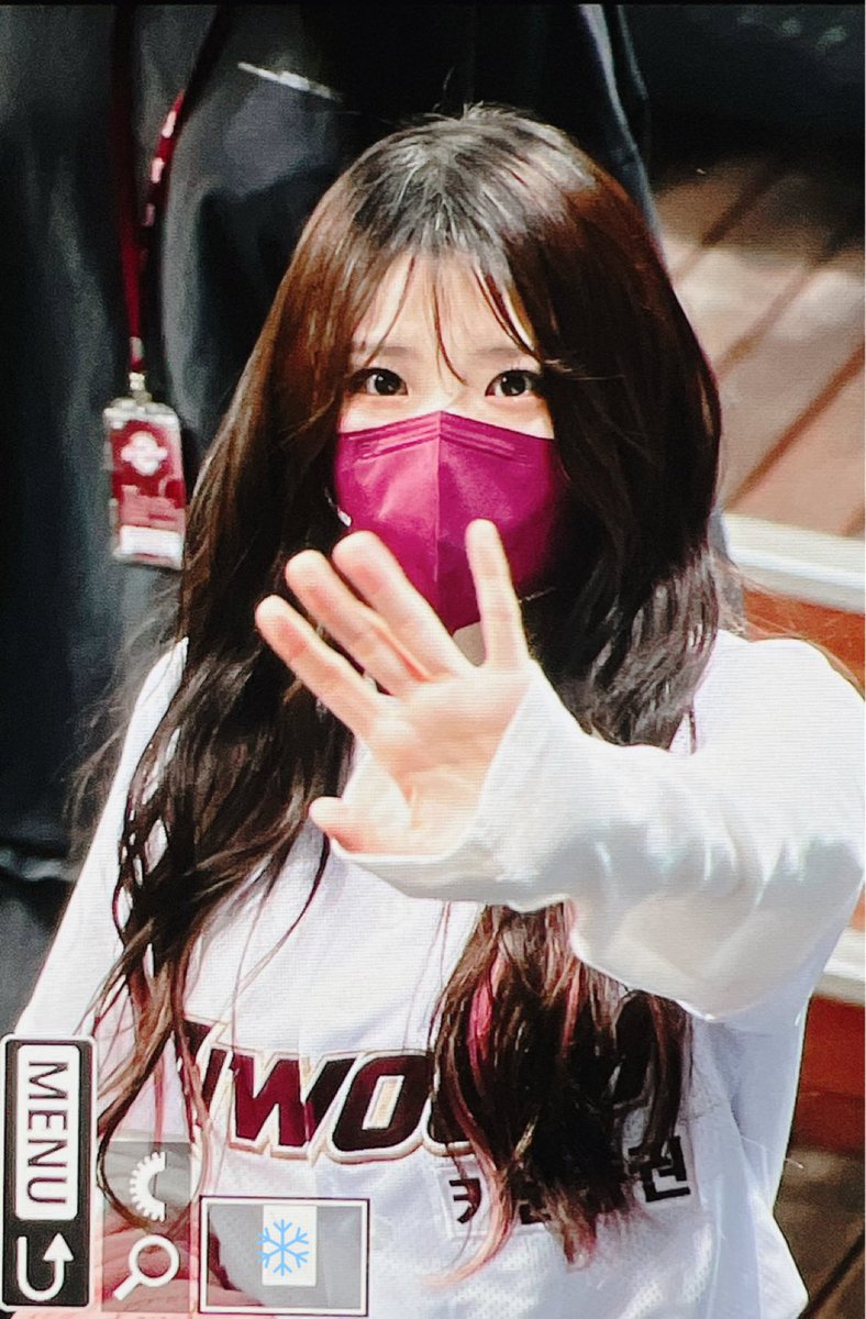 snowflake970929's tweet photo. 220406

#fromis_9     #프로미스나인      #송하영 https://t.co/K2tIl2HVtM