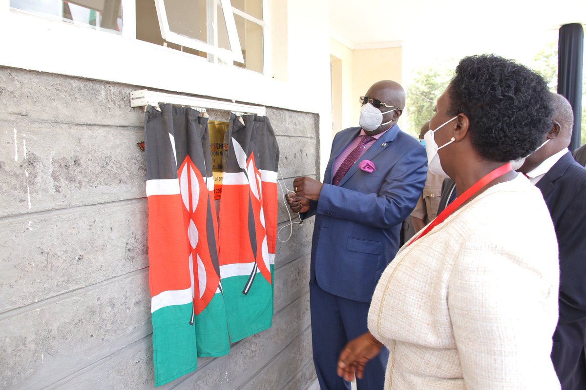 EduMinKenya's tweet photo. Education Cabinet Secretary Prof. George Magoha has today morning commissioned new CBC classroom at Kenya High School in Kileleshwa, Nairobi County. CS says the first phase of complete classrooms is at 90percent countrywide.
#EducationReforms
#CBCInfrastructure https://t.co/oy0TClXQrq