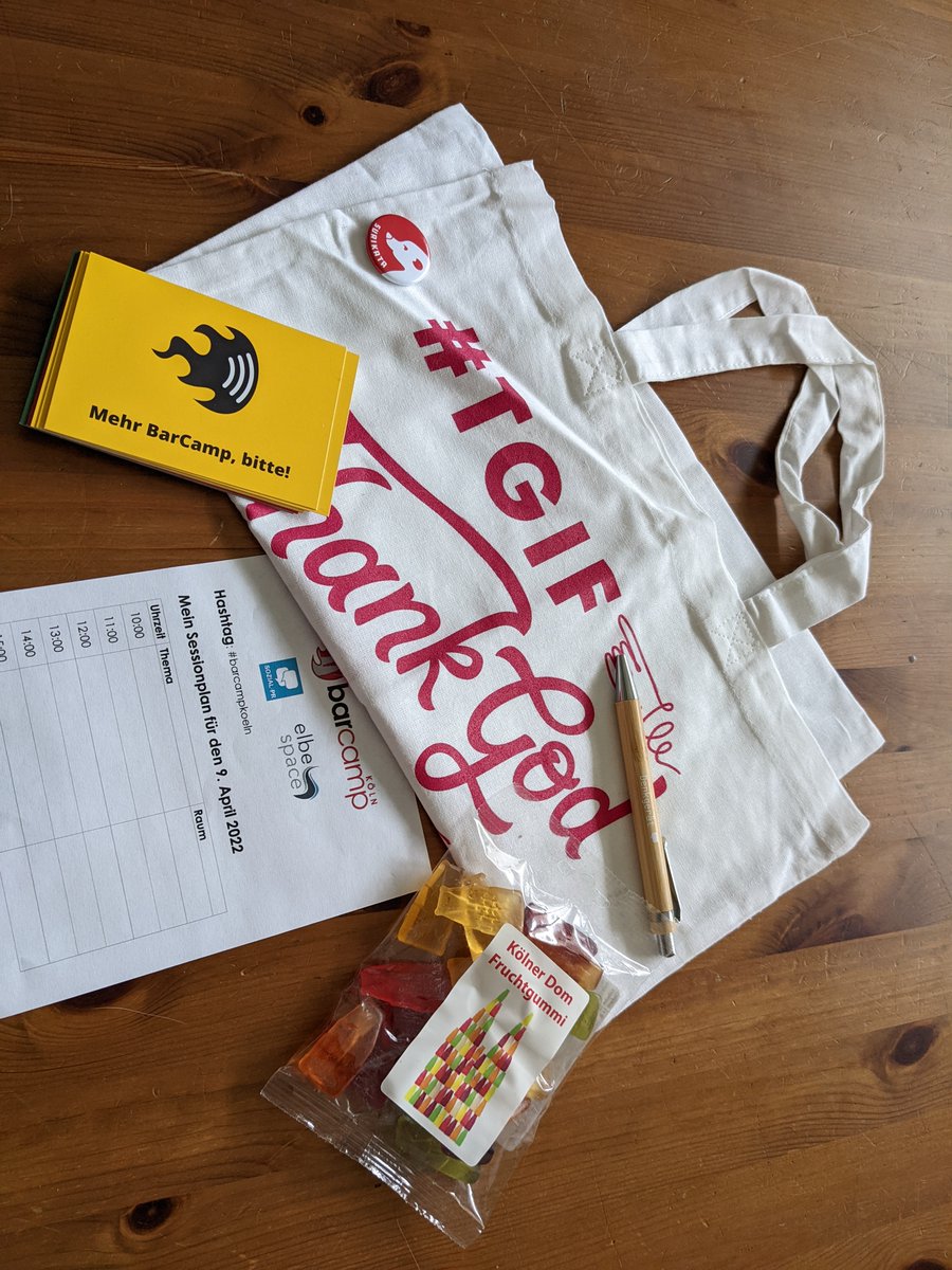 RonMan's tweet photo. @BarcampKoeln Carepaket ist eingetroffen und Session-Idee eingetragen. Kann losgehen. Freu mich!🙌#barcampkoeln https://t.co/XdFsmqyjcR
