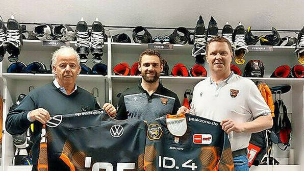 azwazsport's tweet photo. Neuer Vertrag: Olympia-Held Gerrit #Fauser verlängert vorzeitig bis 2025 bei den @grizzlys_wob.

🏒➡️ https://t.co/JV5zLBq0FH https://t.co/8HzYjsrw2p