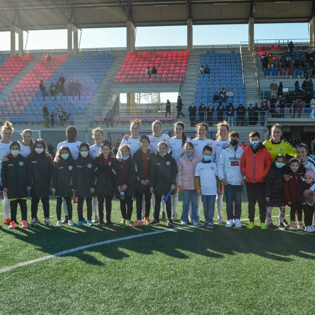 ZaragozaCFF's tweet photo. 🙌 La pasada jornada nos estuvieron acompañando en el estadio Enrique Porta los más pequeños de la familia @ItesalVentanas 

¡Gracias por vuestro apoyo!

#RetoIberdrola 
#ZaragozaFemenino 
#ZaragozaCFF💙 https://t.co/lA2sL0DTJc