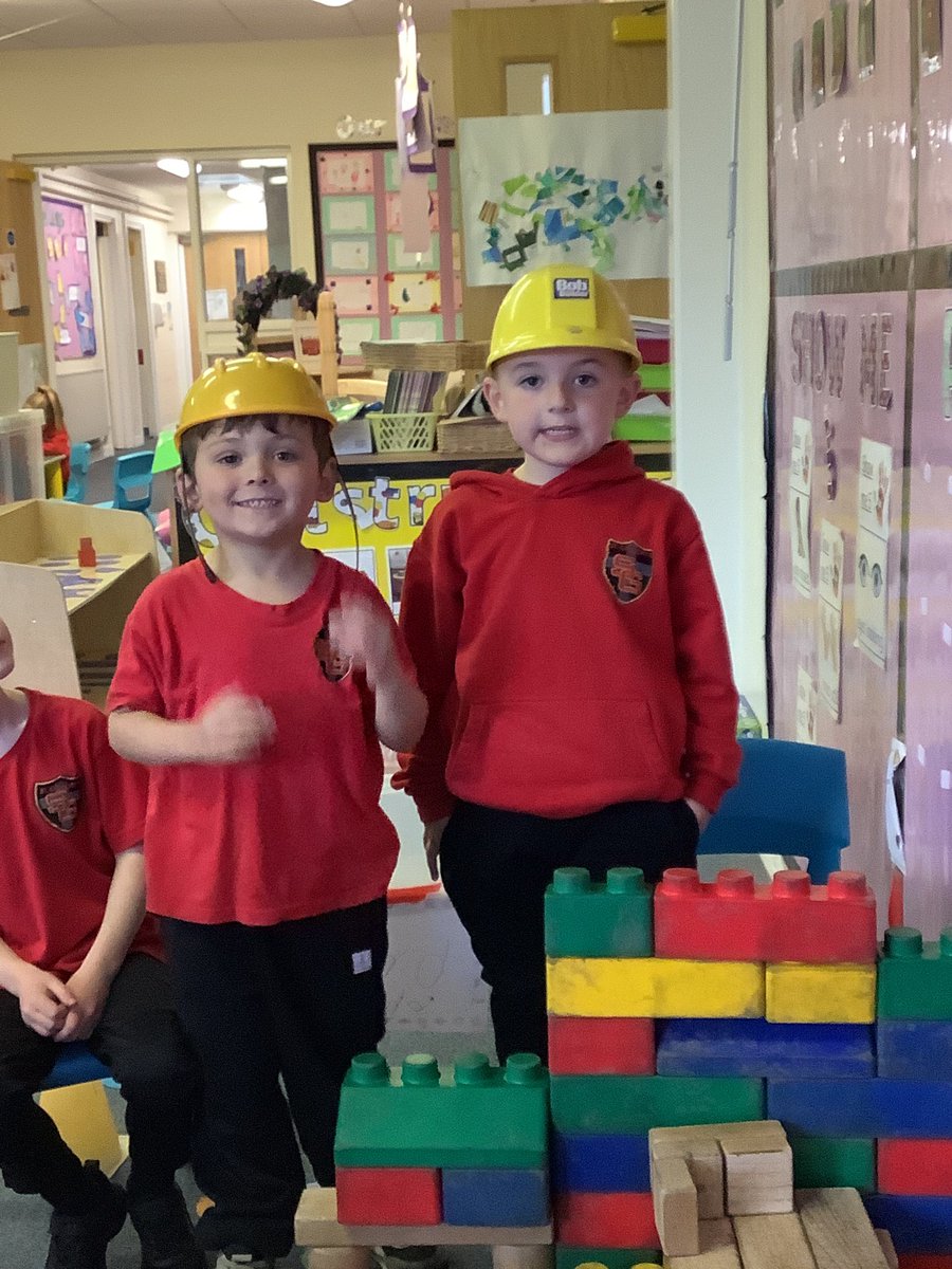 stgregorys_EYFS's tweet photo. We have a building site in our class today! The children have even made safety signs which say ‘Do not enter!’ https://t.co/XXpLghaVpk