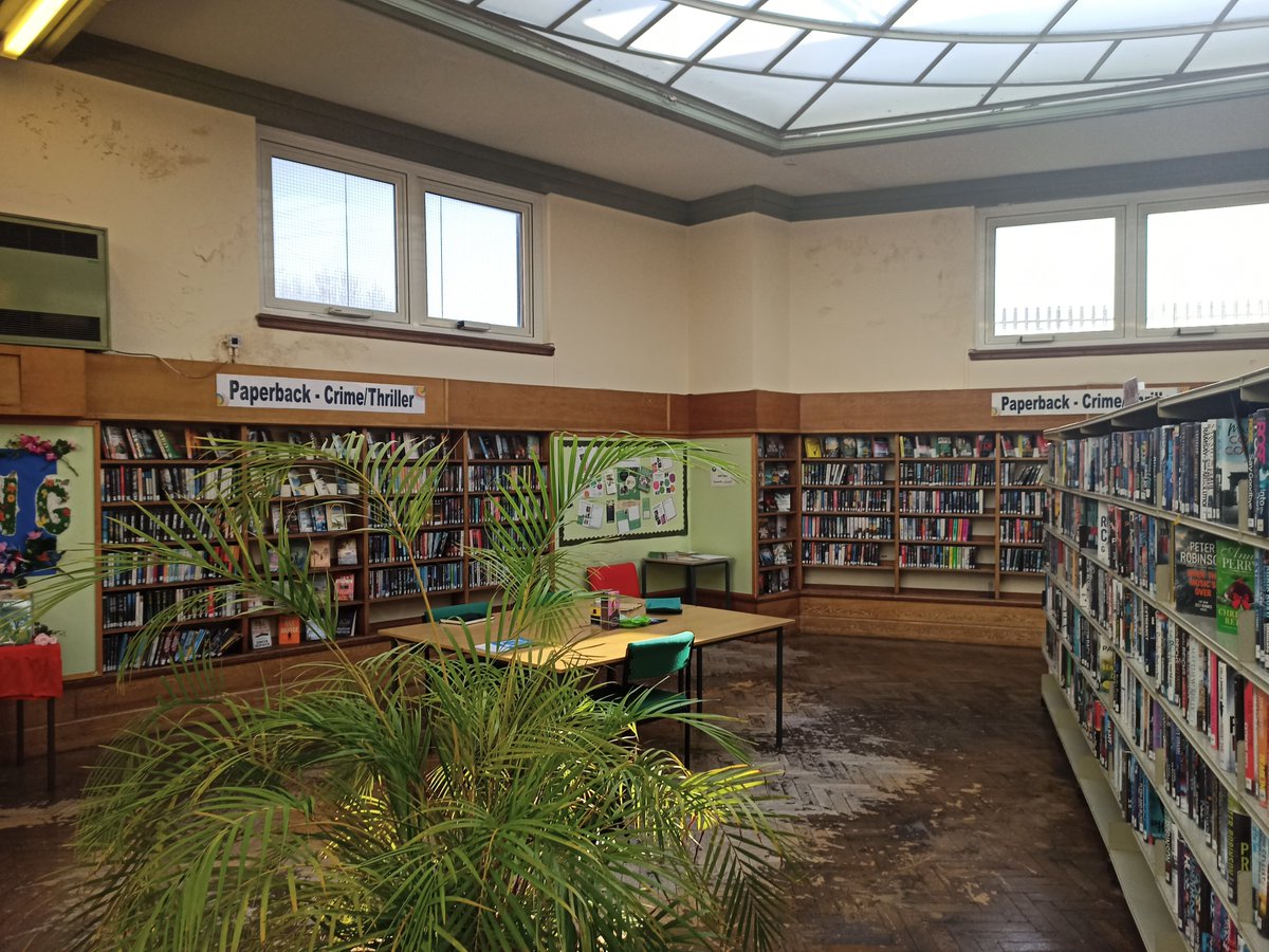 PFLCommunities's tweet photo. Spotted: A great @PlaylistforLife display at Birkenhead Library! 

Many thanks to Diane and the team for sharing our resources with your members 🎶💚📚 https://t.co/bdti7rY00z