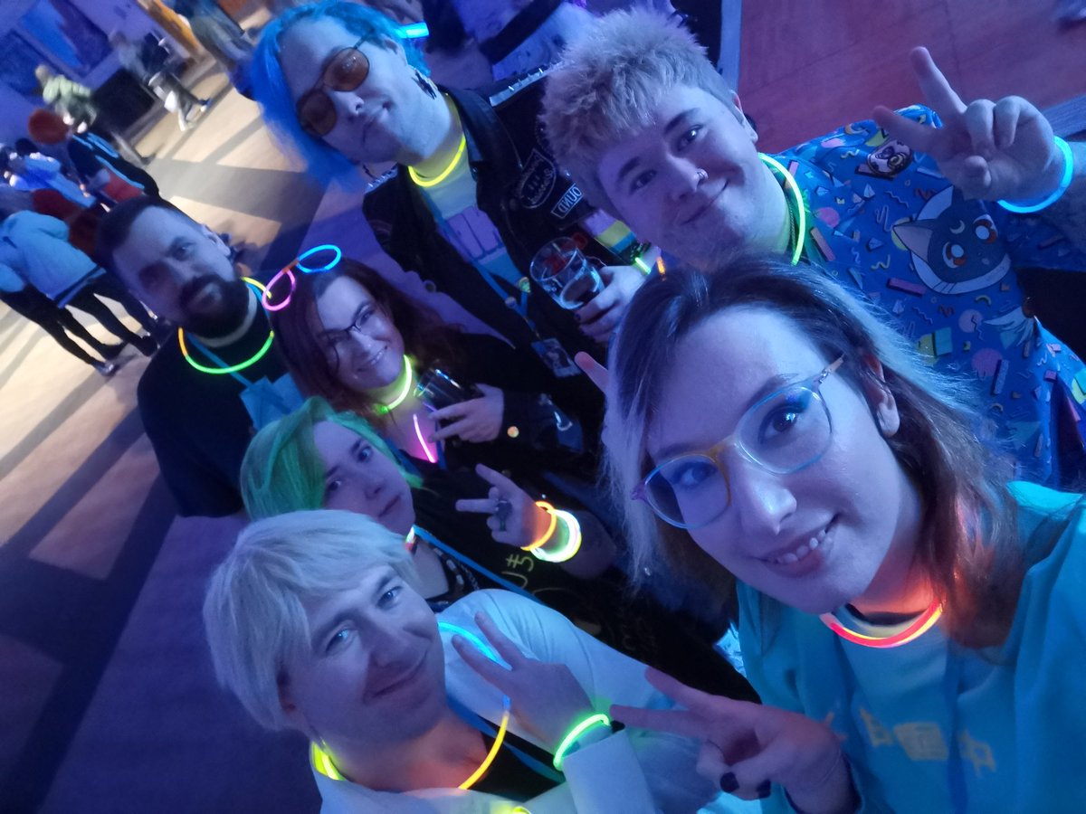CosmicNovaArt's tweet photo. Ive been home three days and I just wanna go BAACCCK ;^; @Kokorocon_UK was such a blast, as usual I took barely any photos 👀 ty @Kitsukkami for the group selfie ♡ https://t.co/1BgbFDyBrD