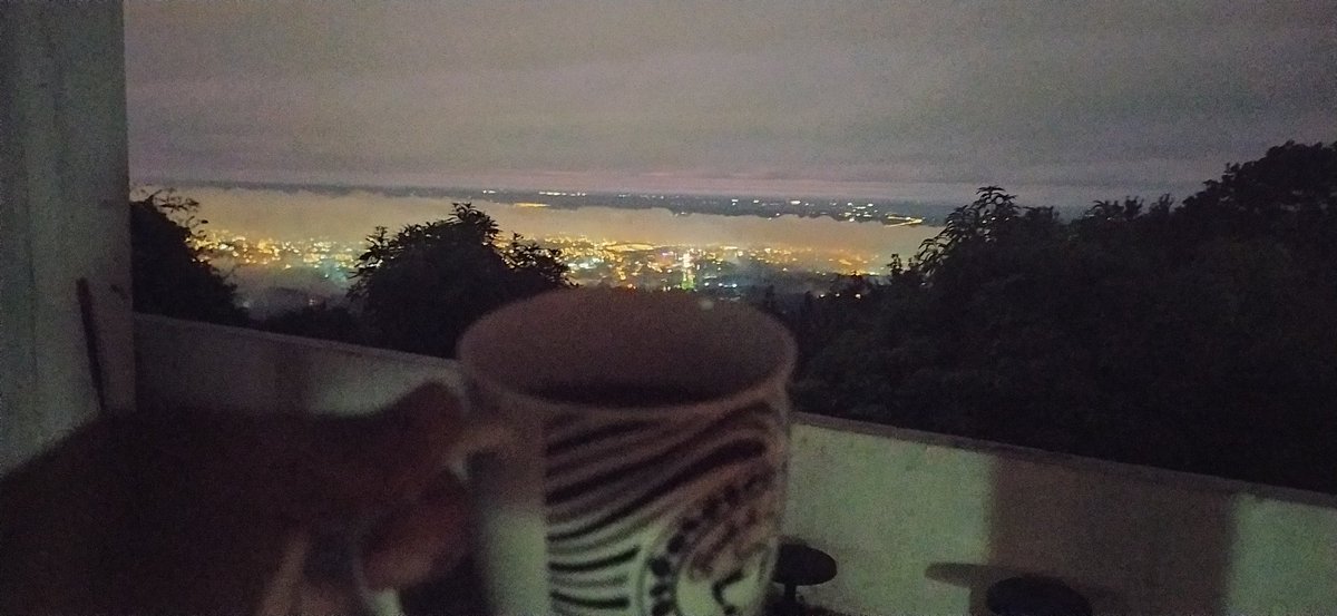 Buen día: Un buen café, gracias a quienes están, en las buenas y en las malas. 🙏🏽🫂☕