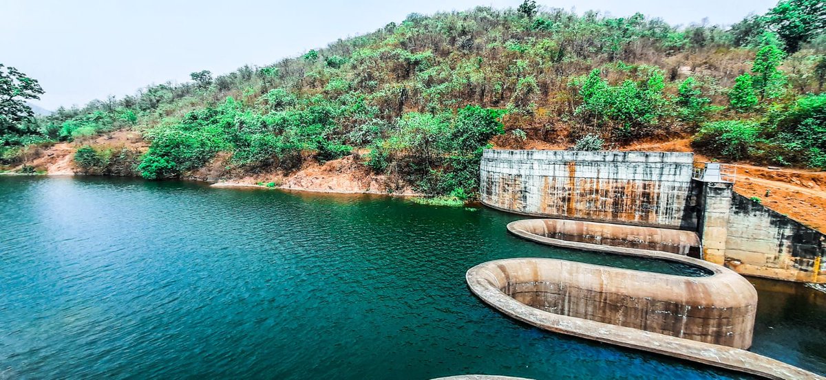 OdishaHeritage's tweet photo. #Sapua dam situated in #Dhenkanal district is the best kept secret.
The dam is the only one in the world with shape of a snake.
The outstanding beauty around it makes the site even more attractive.
#Odisha #OdishaHeritage
@abinashlenka @MadhusudanSahuu https://t.co/axbHAnpvnS