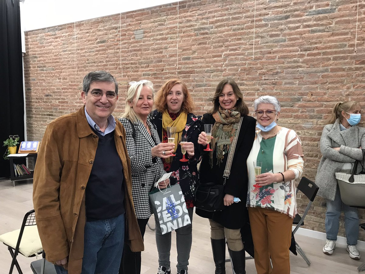 Avui hem anat a la inauguració de la botiga “Rescatem”, un projecte social de segones oportunitats promogut per <a href="/afatrac/">AFATRAC</a>. El local està al Carrer Rosselló 459 i es ven tant roba de segona mà com restes que sobren de cases de moda.

Animeu-vos i visiteu la botiga!