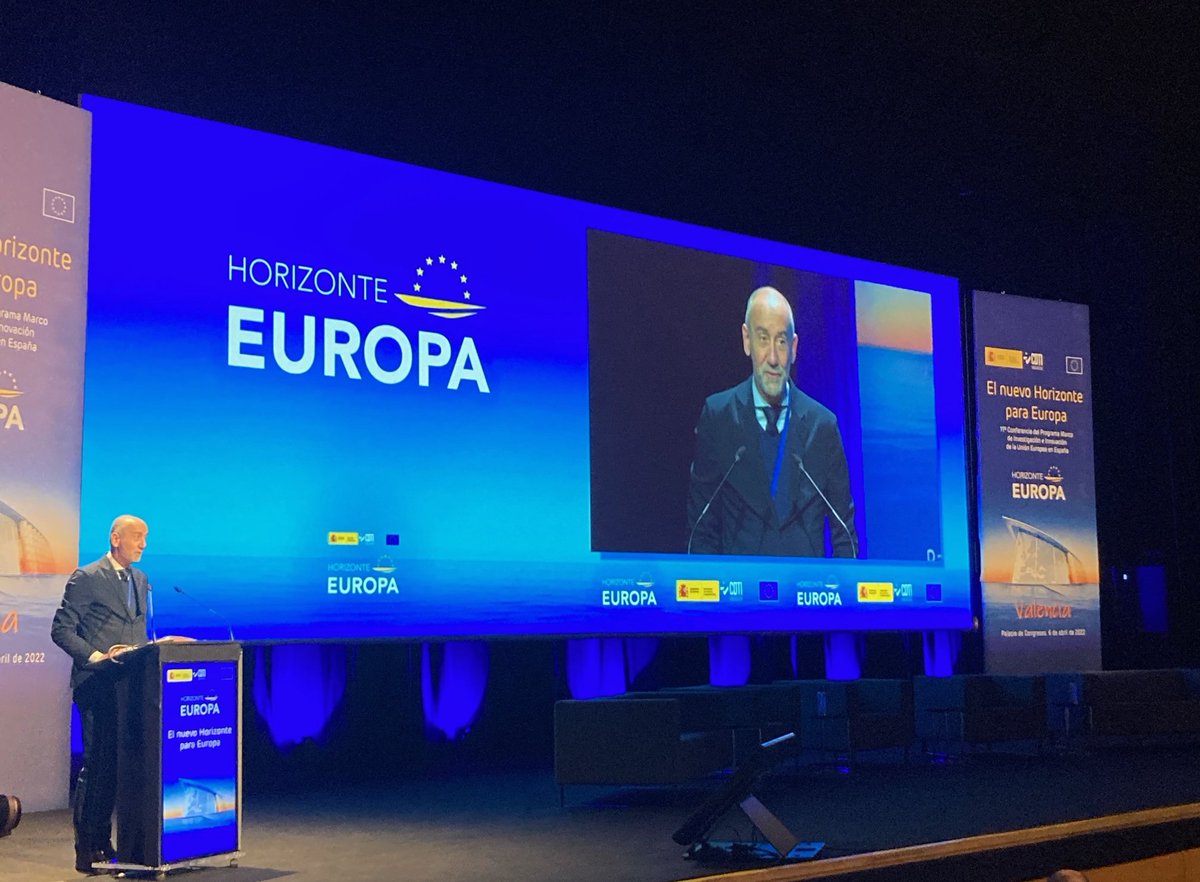 EUAmbJapan's tweet photo. 🆕 Today I had the pleasure to speak at #HorizonEU Conference in Valencia! 🇪🇸

These are times of big decisions and great responsibility. 🇪🇺 R&amp;I and education will be 🔑 for the success of EU's digital and green agenda. 🔝

🔴 Join the conference here! 
👉https://t.co/MNCSSatOUz https://t.co/iyPDdKuXNe