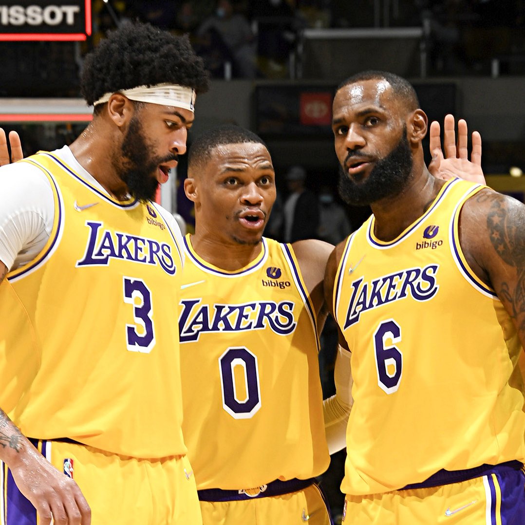 B24PT's tweet photo. Eliminados nos 'oitavos' da Champions // Eliminados na fase regular da NBA

Same vibe. https://t.co/ZiFpb0O1Qe