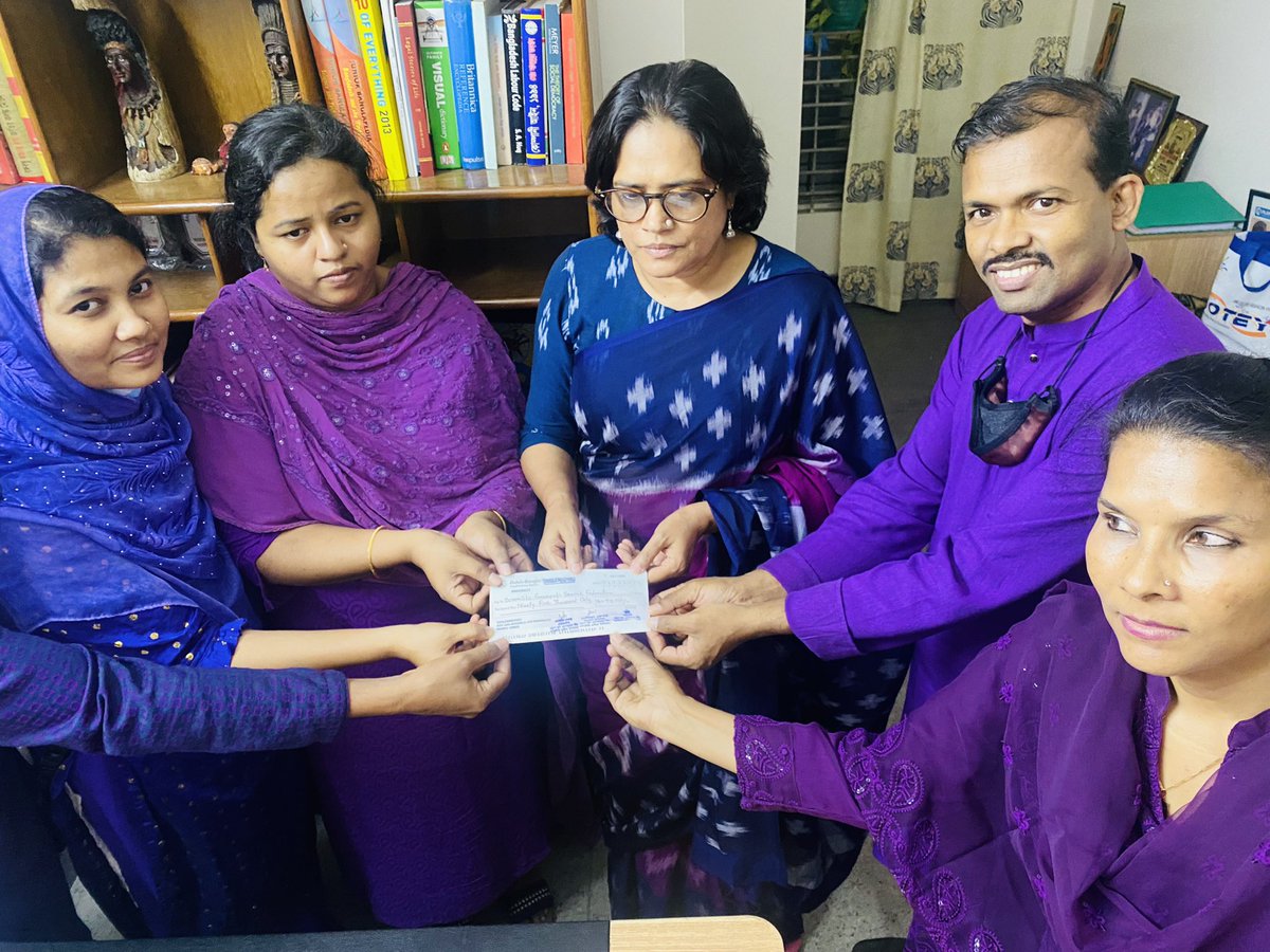 NazmaAkter73's tweet photo. Our brothers &amp; sisters at Hop Lun apparels limited have paid their affiliation fee. Excited to continue working together on supporting workers rights,making the garment industry a better workplace through sustainable development, financial freedom for the Workers.@IndustriALL_GU https://t.co/uTZeYAhBJZ