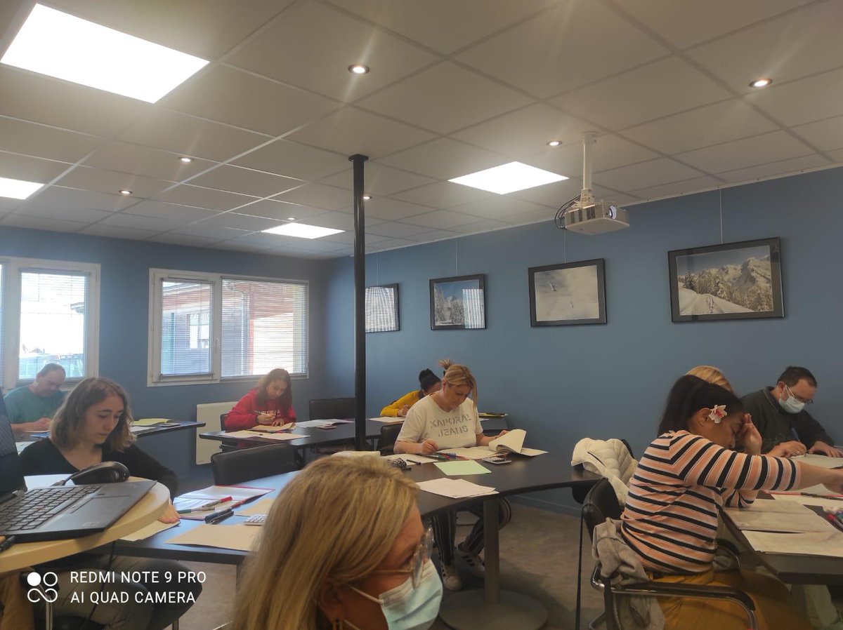 [🔴Direct]@polemploiseynod a proposé de découvrir les métiers de la restauration aux candidats de <a href="/Faverges_74/">Faverges-Seythenex</a> . Cet après-midi, rencontre avec les recruteurs au forum de l'emploi saisonnier de 14h à 18h, espace LA CLE Faverges-Seythenex
#Recrutement