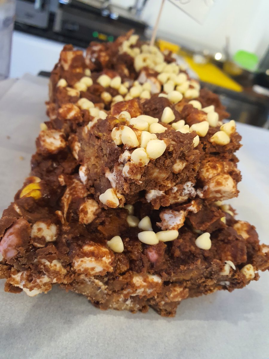 BrewedPerfectly's tweet photo. On the counter home-made rocky Road 🤤😉

 #foodiegram #foodgram #coffeeshop #foodi #enterpriseshoppingcentre #foodie #food #eastbournelocal #foodporn #youreastbourne #perfectlybrewed https://t.co/SxXCGMVDOw