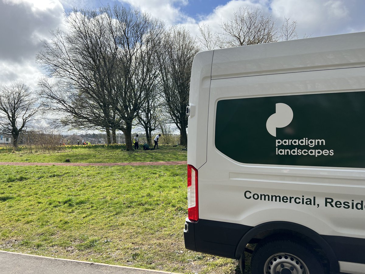 david_m_98_'s tweet photo. Spotted the @ParadigmL_scape van at Toryglen Park this morning as @TIGERS_UK &amp; @morgansindallc JV MAs help plant 250k bulbs. 🌿 https://t.co/hMppK5ICUl